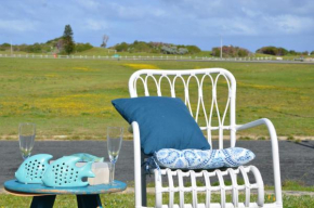 Ledge Point Family Villas - Walking distance to ocean